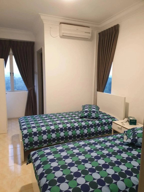 5-Bedroom Family Apartment