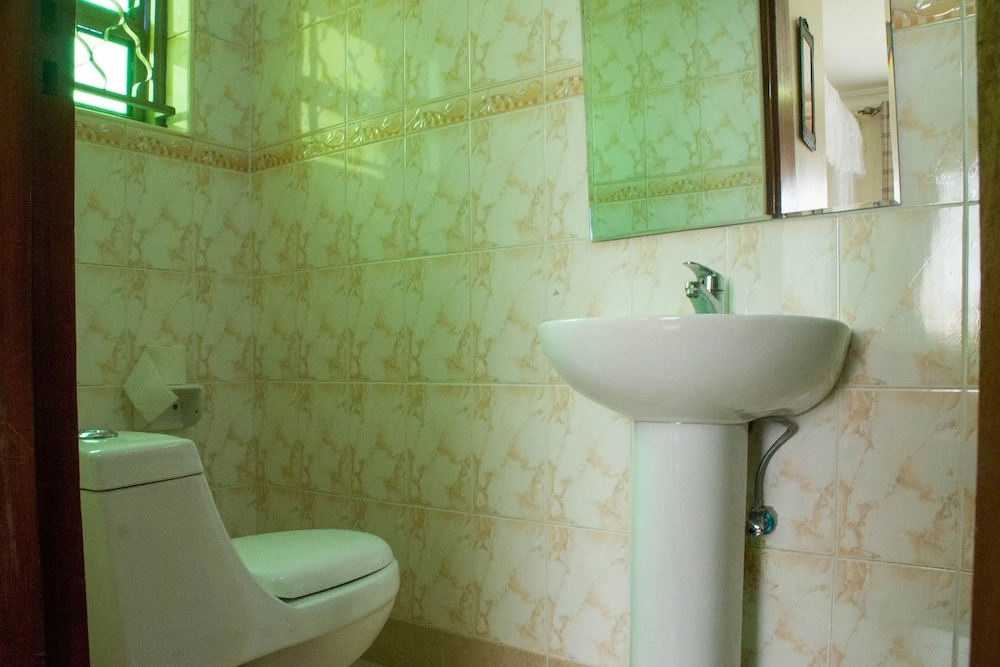 Tropical Suites Hotel