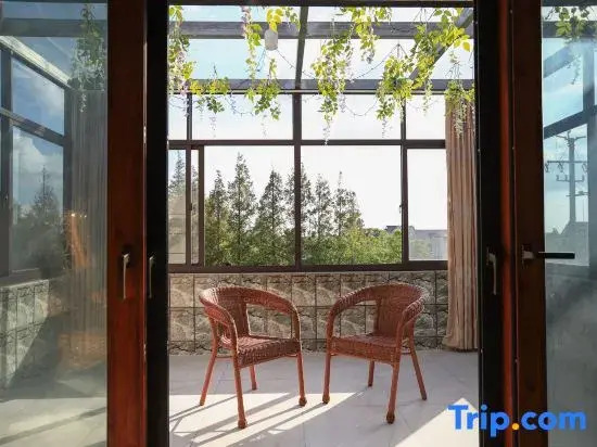 Shanghai Jiating Fengmingju Homestay