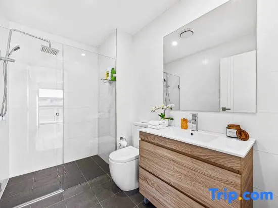 Centre of Newtown 1 BED APT