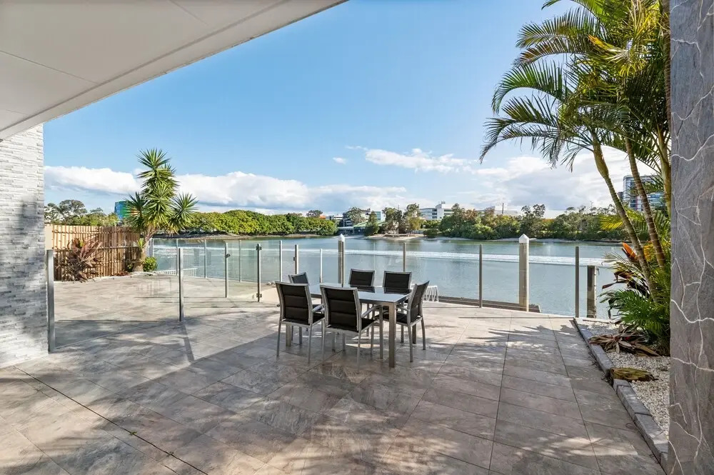 Luxurious Waterfront Home