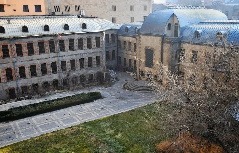 Modern Gem Steps to Republic Square