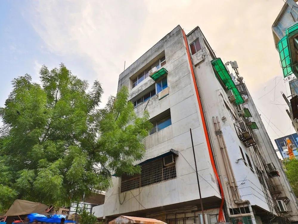 OYO 15581 Hotel Rajshree