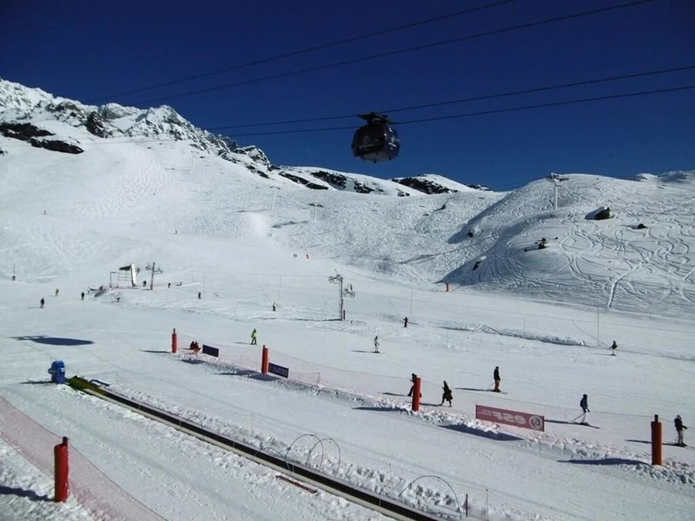 nice 4 persons studio in front of the slopes Holiday home 0 agence la