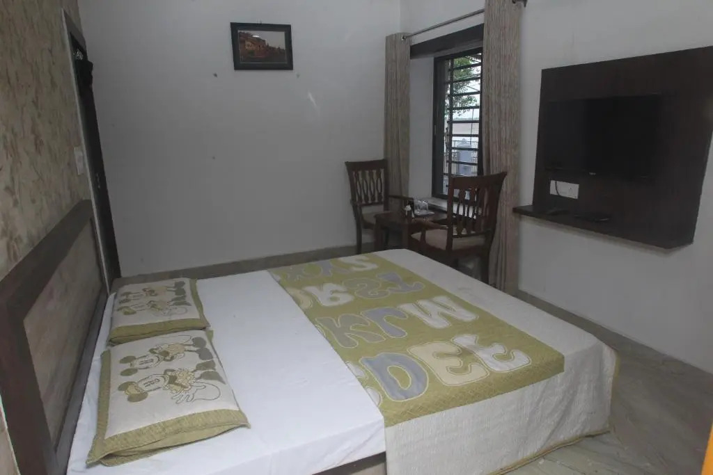 Alakhnanda Guest House