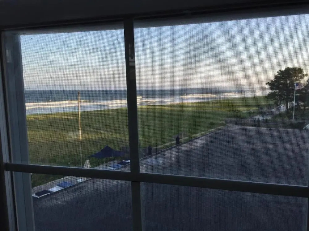 Holiday House Inn