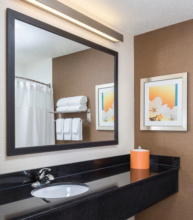 Fairfield by Marriott Inn & Suites Grand Rapids Airport