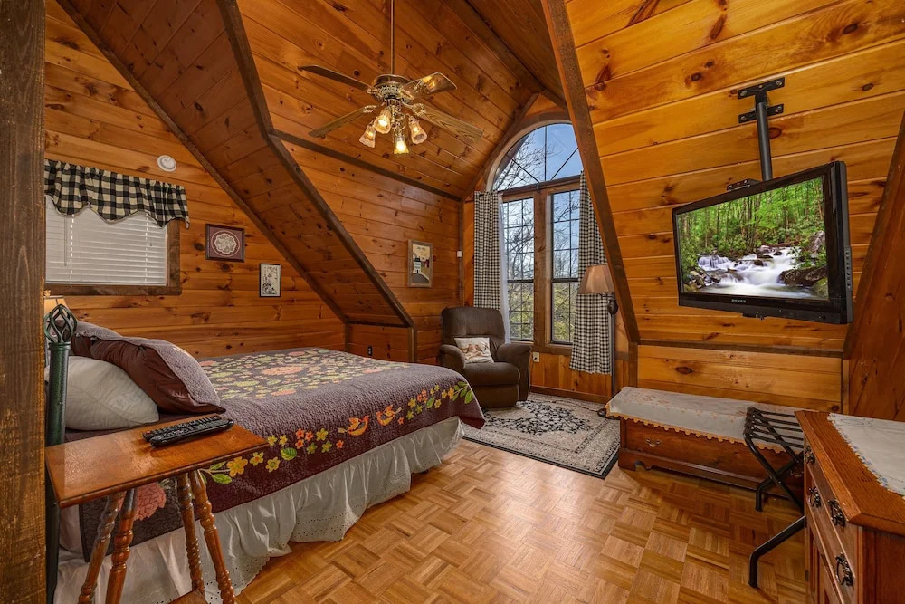 Windsong 2 Br cabin by RedAwning
