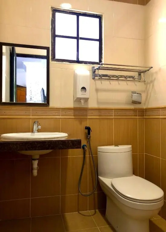 3 Rooms Apt @ Crown Imperial Court
