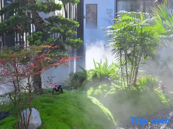 Jianshui Past and Present Courtyard Hotel