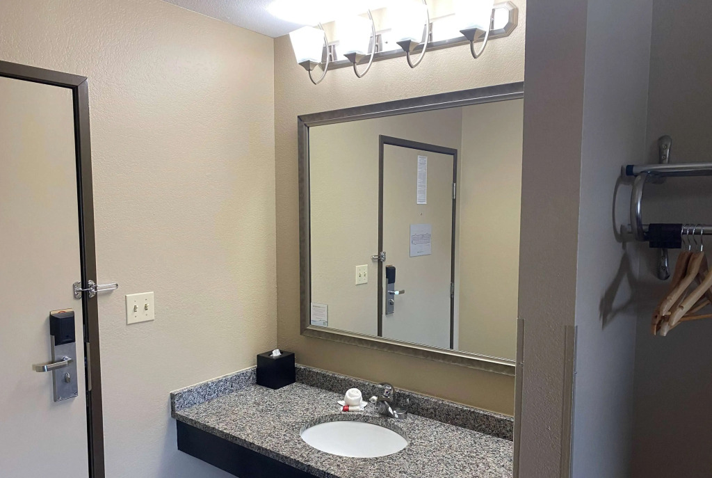 Super 8 by Wyndham Independence KS