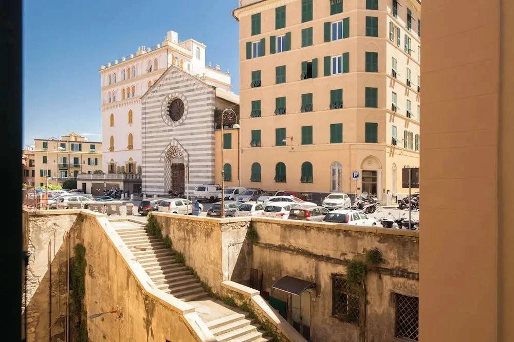 Spacious 3-Bedroom Flat in Central Genoa