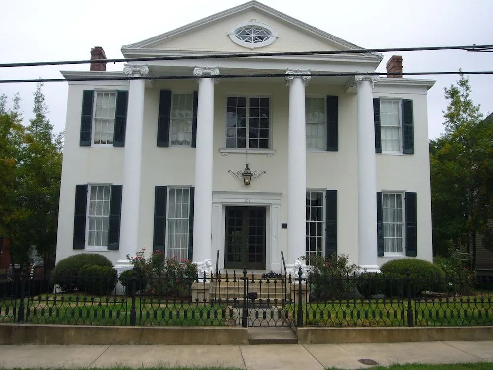 The Pillars in Natchez B&B