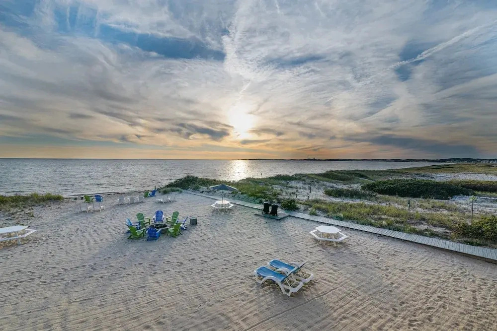 Sandbar Inn - Dog Friendly