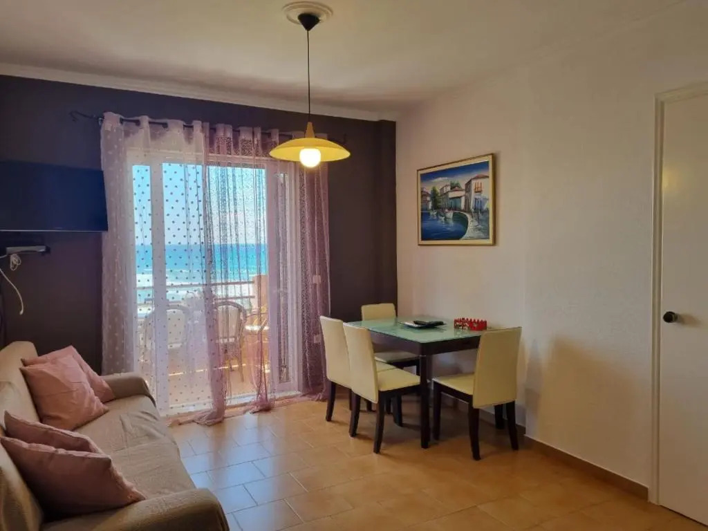 Glyfada Beachfront Apartment A3g 58a