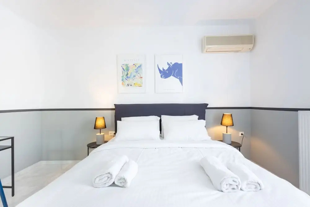 Kotzia 25 in Alimos With 3 Bedrooms and 1 Bathrooms
