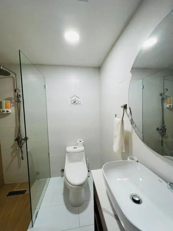 Lovely Beachfront 2 bedrooms condo with 2 pools