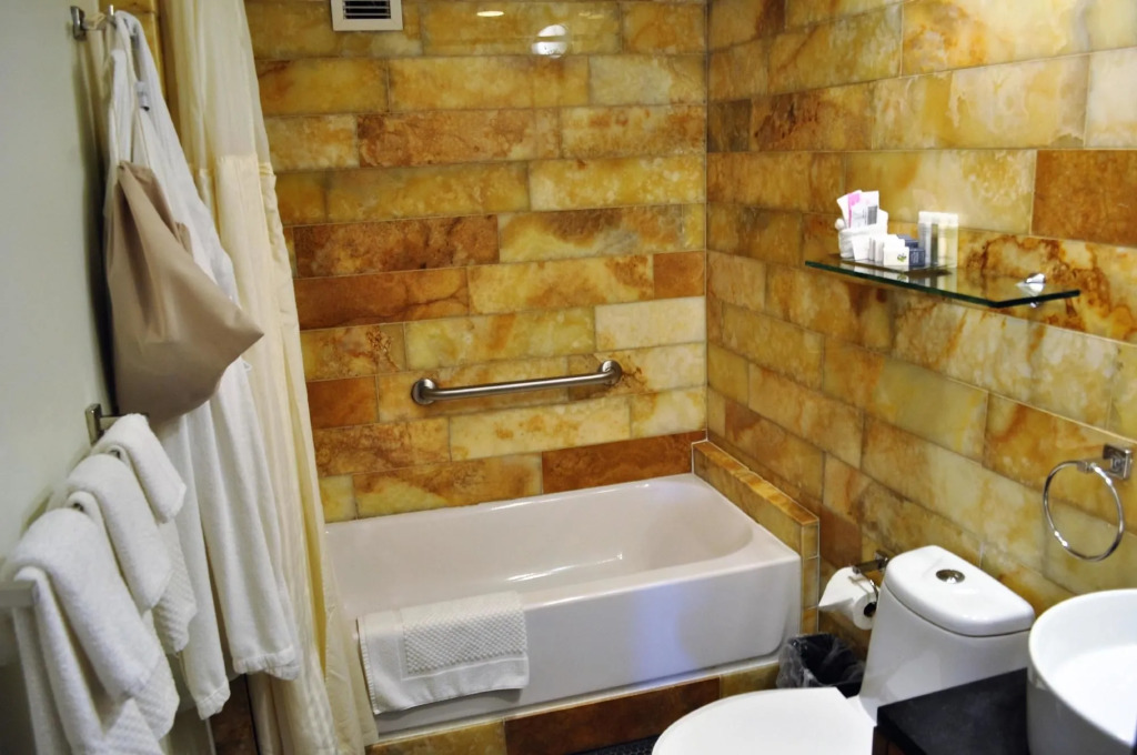 The Tudor Arms Hotel Cleveland - a DoubleTree by Hilton