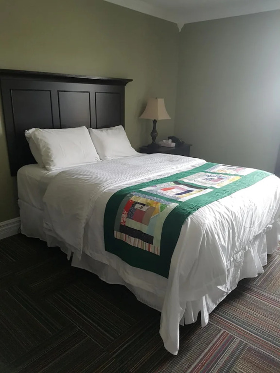 Seaport Inn