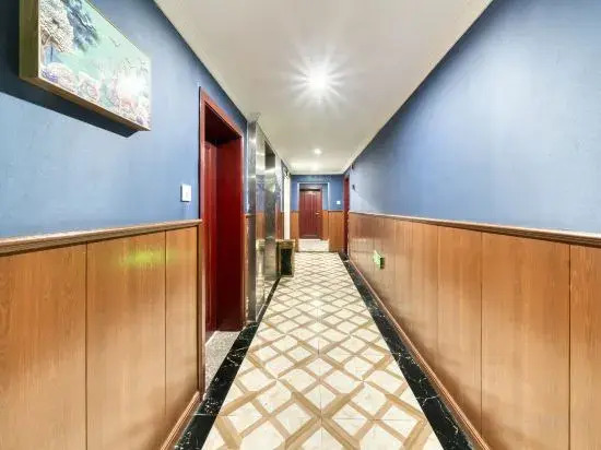 Chuangejia Marriott Hotel (Leping Railway Station West Gate Plaza Branch)