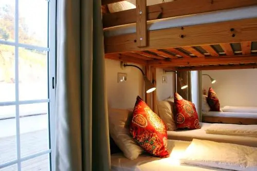 Sunshine Hostel - from 18 to 40 years only - Youth Accomodation