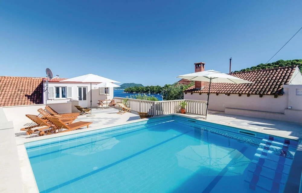Awesome Home in Sipan With Wifi and 6 Bedrooms