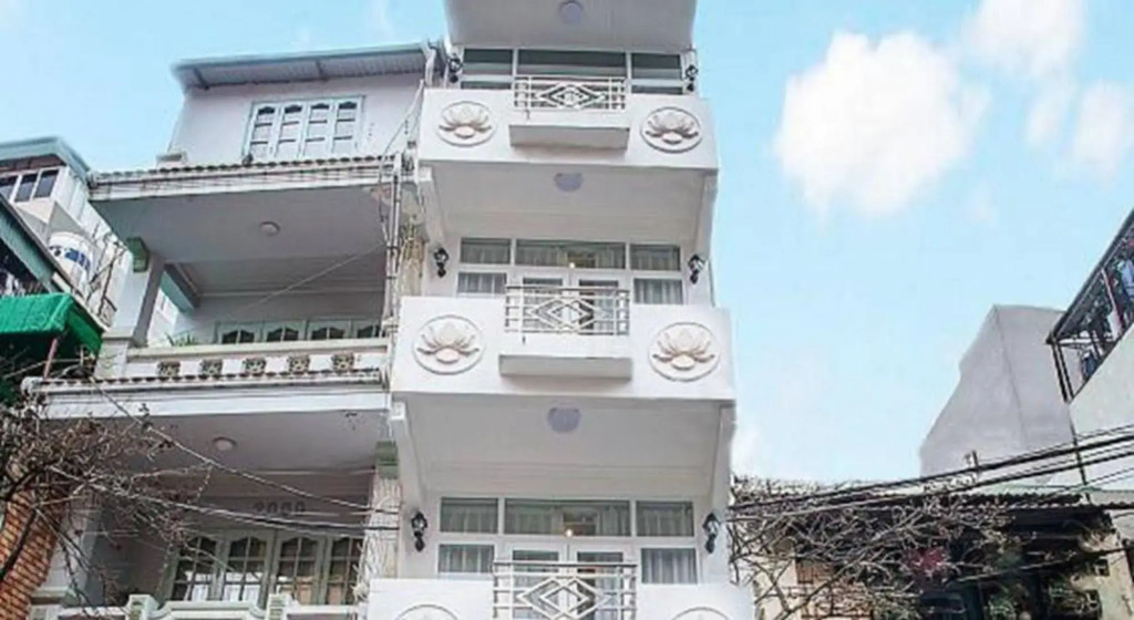 Wild Lotus Hotel & Travel 2