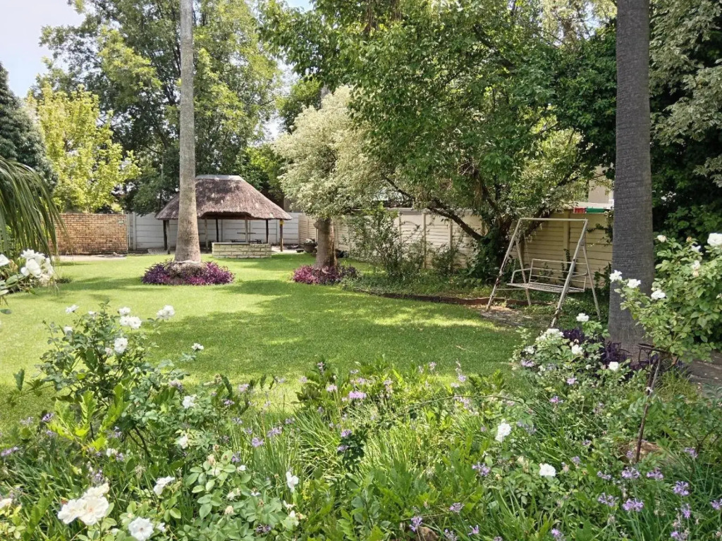 Palms Lodge