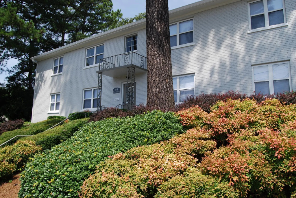 Between Homes? We are Pet Friendly and offer Flexible Stays.