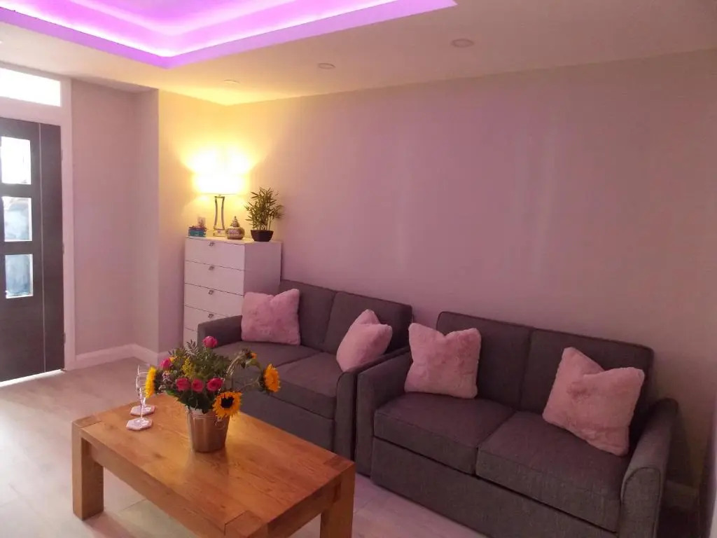 Eden Suite Sasco Apartments