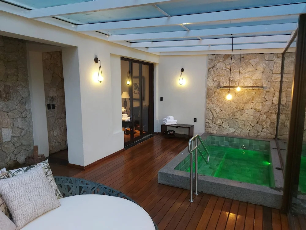 Kuriuwa Hotel