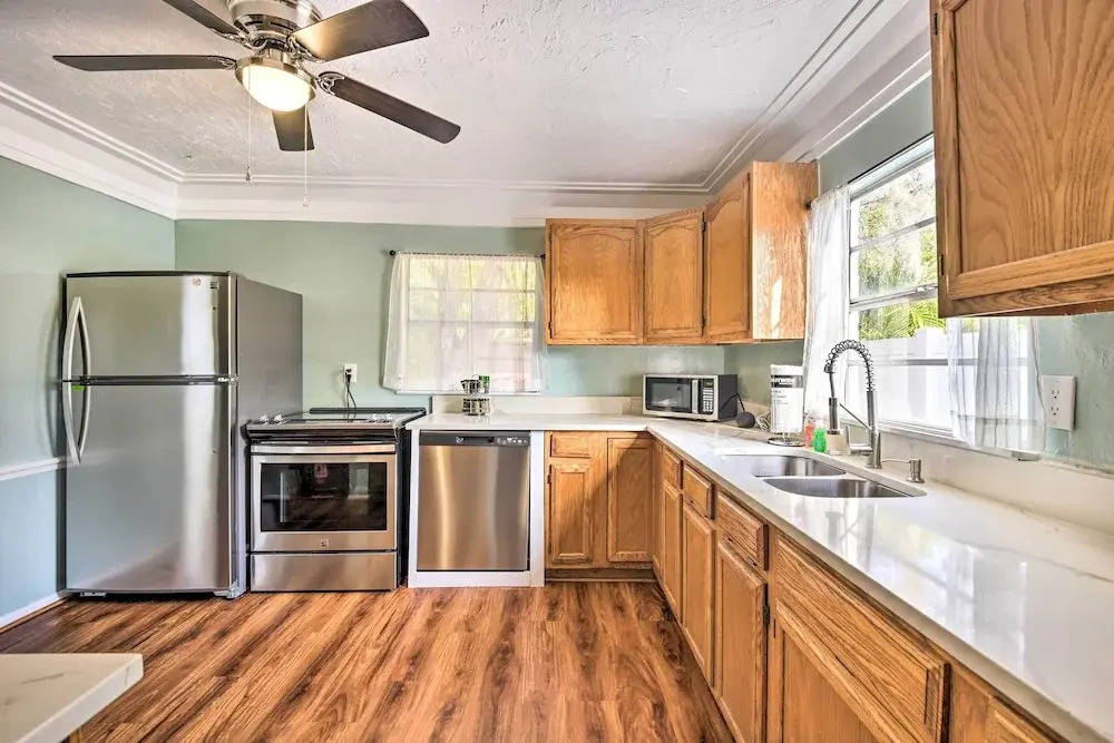 Centrally Located Home - 7 Miles to Siesta Key