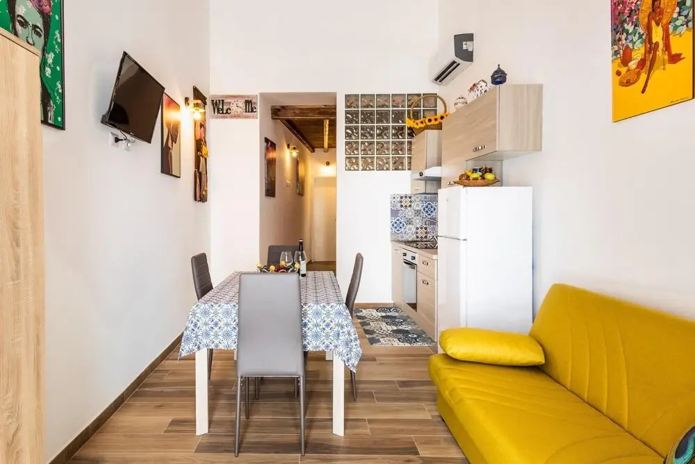 Casa Emma in Avola with 2 bedrooms and 1 bathrooms