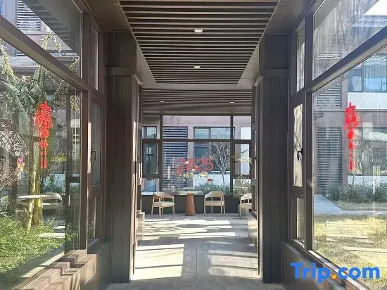 Yangzhou Lotus Bay Hotel