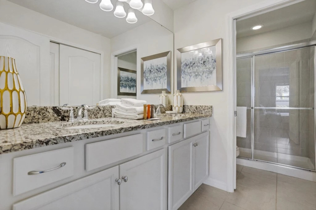 5 Bd 45 Ba Windsor At Westside 2444 Ds