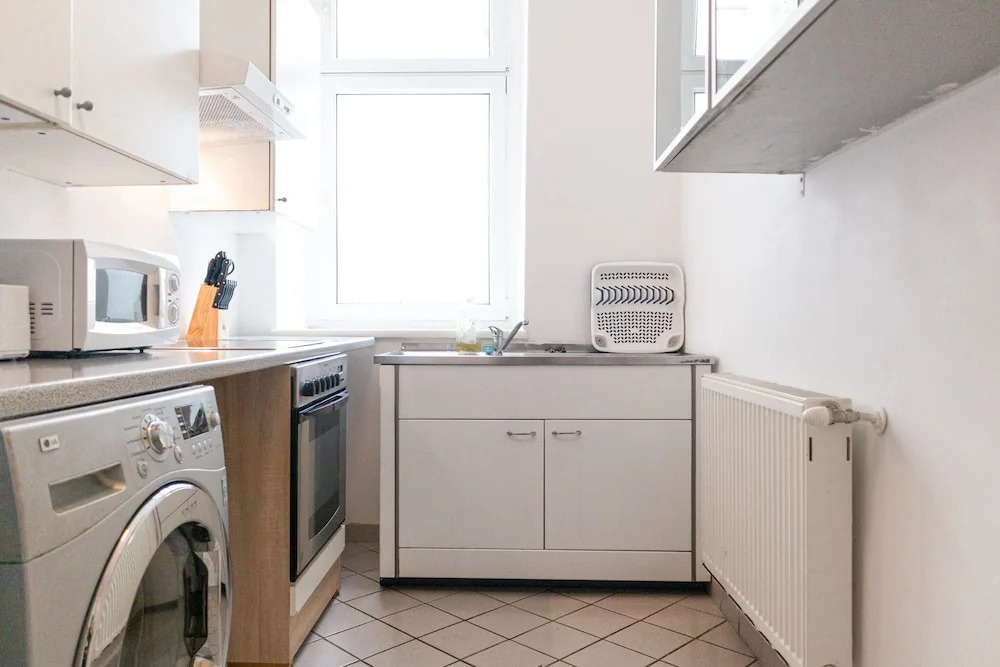 Central 3BR shared Apt. Near Rennweg