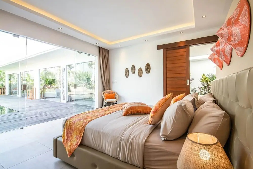 Luxury 6BR Villa, Canggu, 400m to Finns Beach
