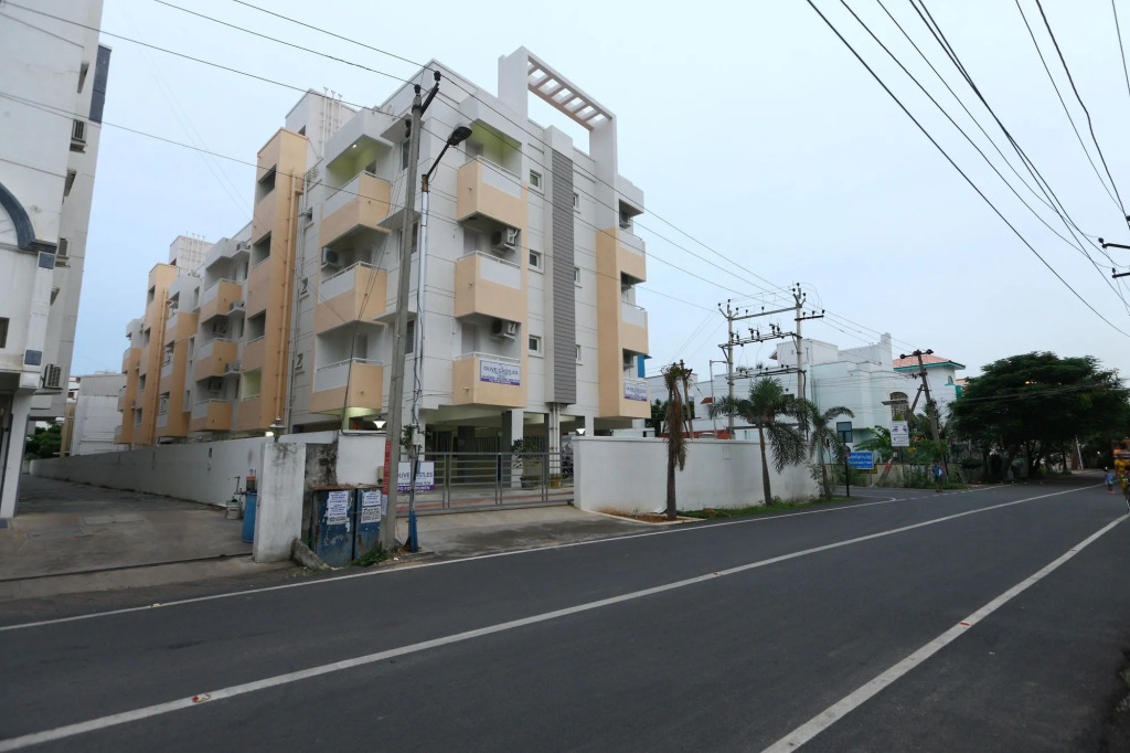 Olive Castles Inn by OYO Rooms