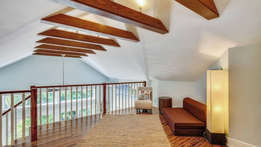 Lighthouse Villa by AvantStay