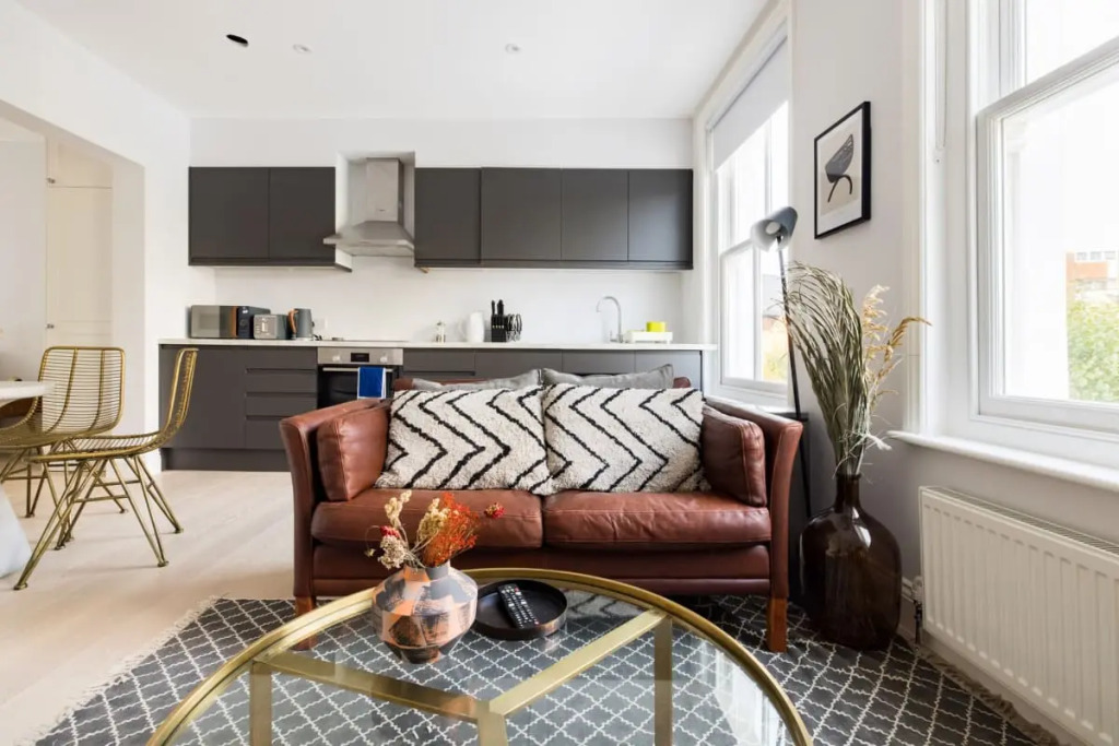 The Baron’s Bolthole - Modern & Bright 1BDR  Flat