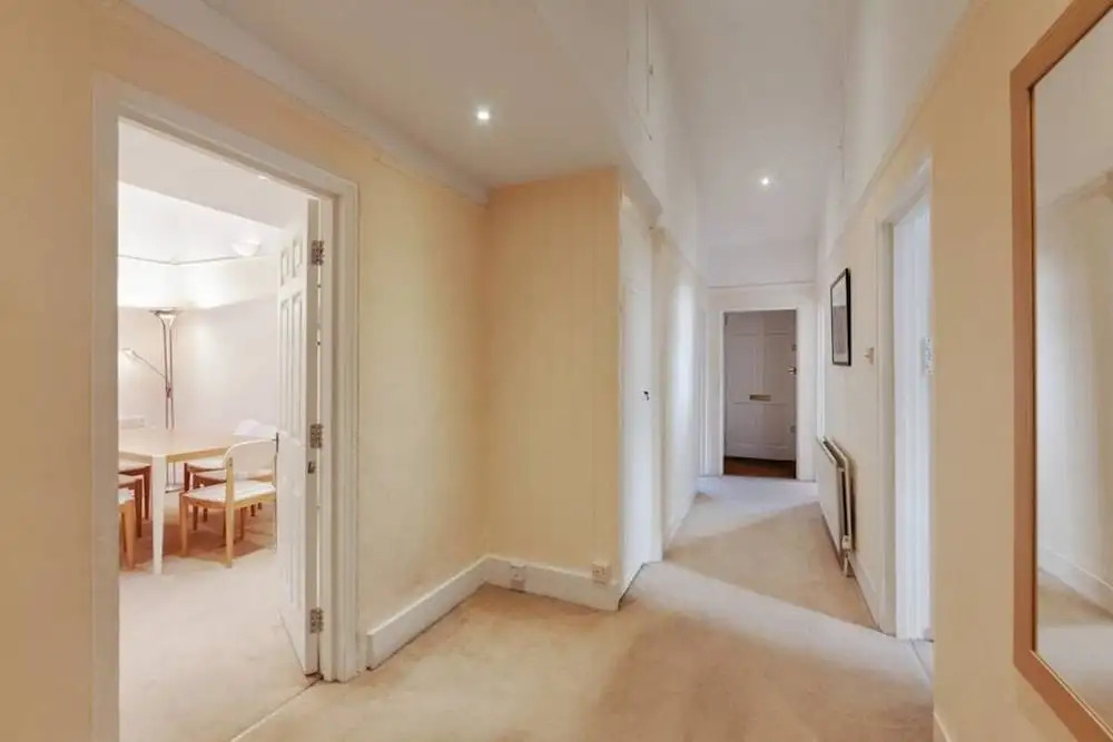Spacious, Bright 3 Bed in South Kensington