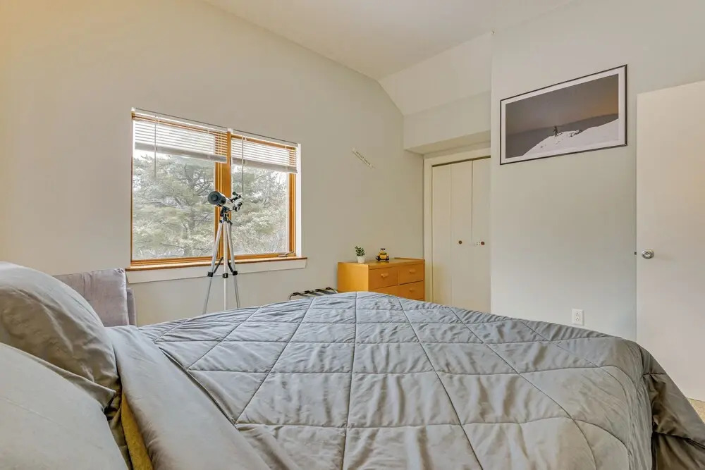 Walk to Mount Snow Resort: Unit w/ Pool & Hot Tubs