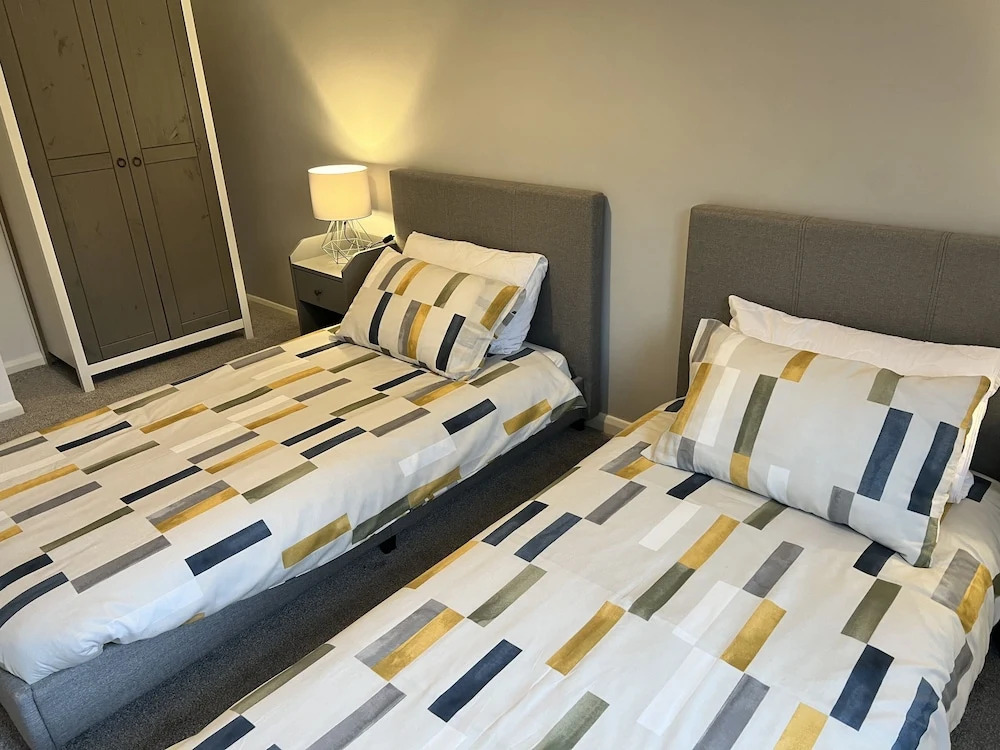 vERY comfy town house