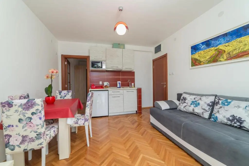 Apartments Elena