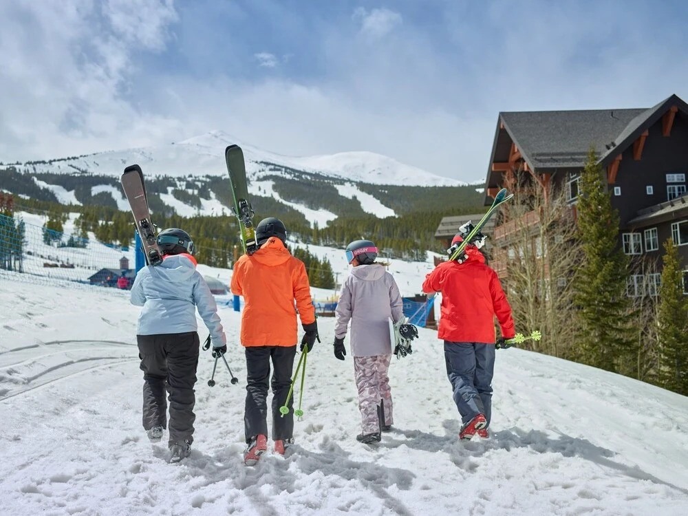 Rocky Mountain Luxury - Large Ski-in Winter Townhome 6ppl 2 Bedroom Townhouse by RedAwning