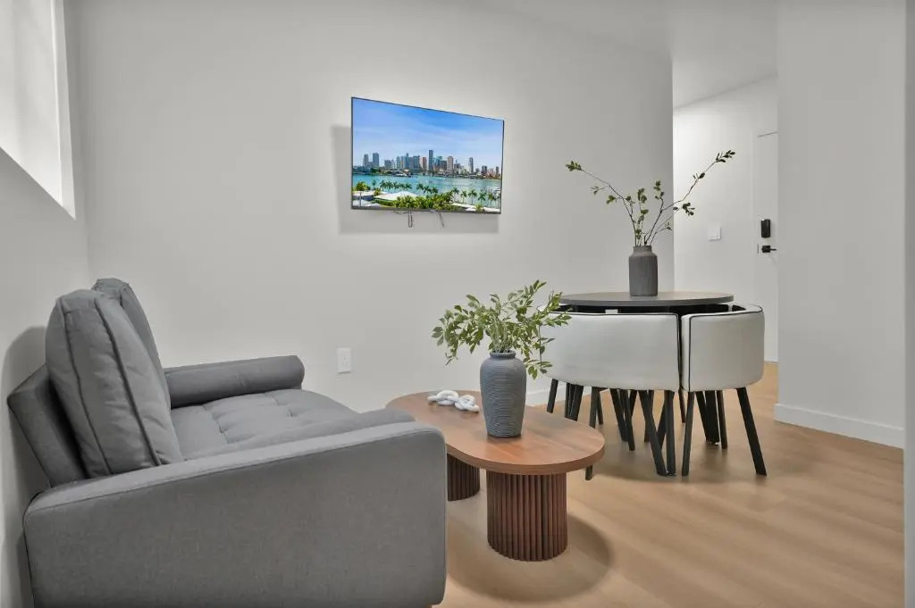 Prestige Retreat by Renzzi