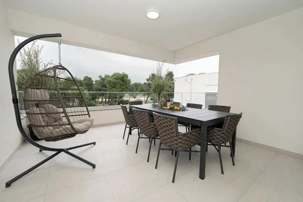 Break penthouse -three bedroom apartment