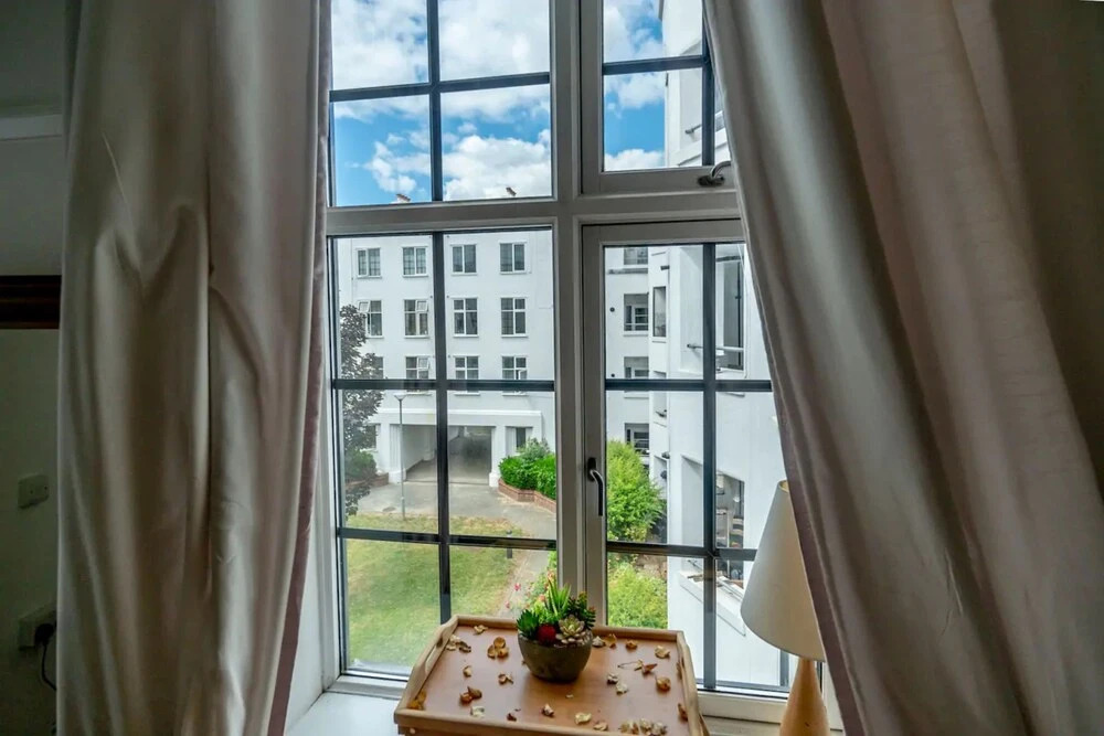 Plush Studio Flat in White City