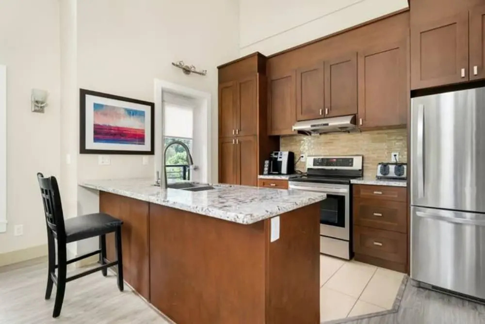 3BR Lakeside Dream Penthouse