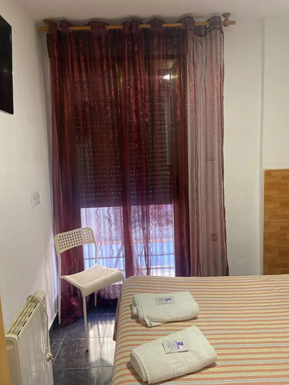 LF Habitaciones 2 ª Planta Sin Ascensor -No Fumadores